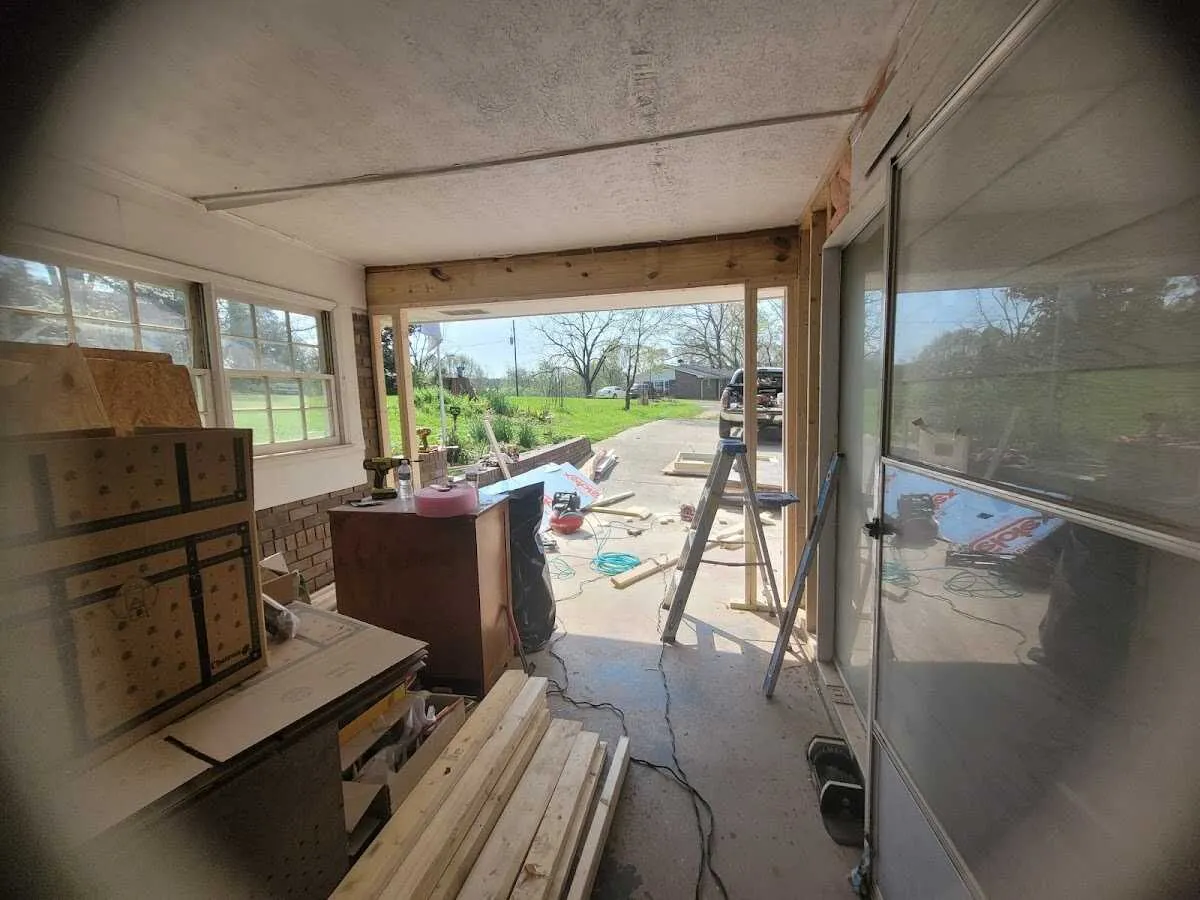 Air movers and dehumidifier for Drying & Dehumidification in Winterville